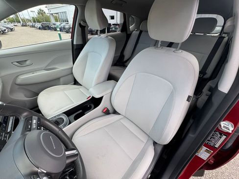 Used 2025 Hyundai Kona SEL FWD image 36