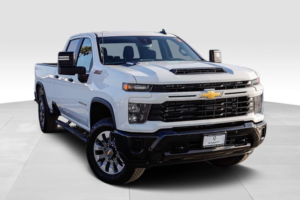 Used 2025 Chevrolet Silverado 2500 Custom w/ Custom Value Package AWD/4WD image 2