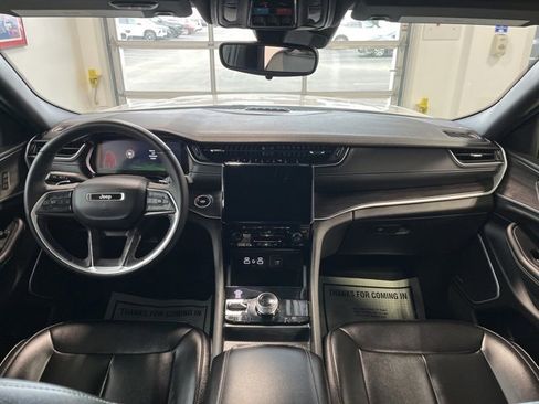 Used 2024 Jeep Grand Cherokee Limited 4xe image 12