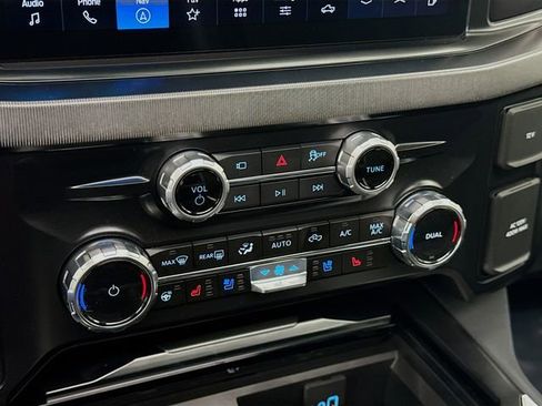 Used 2026 Ford F250 Platinum w/ Tremor Off-Road Package AWD/4WD image 16