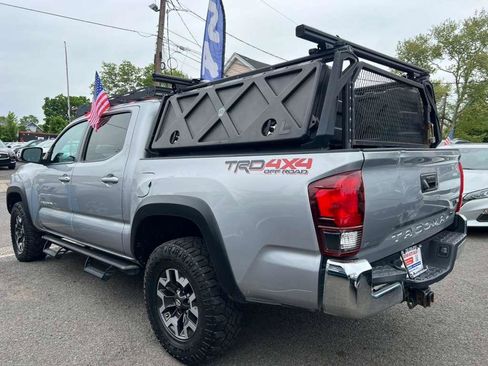 Used 2019 Toyota Tacoma TRD Off-Road AWD/4WD image 7