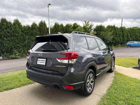 Used 2022 Subaru Forester Premium AWD/4WD image 4