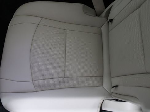 Used 2023 Buick Enclave Premium AWD/4WD image 17