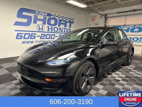 Used 2023 Tesla Model 3 Standard Range image 1