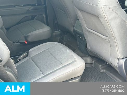 Used 2025 Ford Explorer Active AWD/4WD image 18