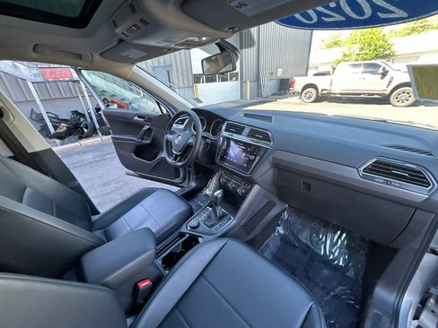 Used 2020 Volkswagen Tiguan SE w/ Panoramic Sunroof Package AWD/4WD image 40
