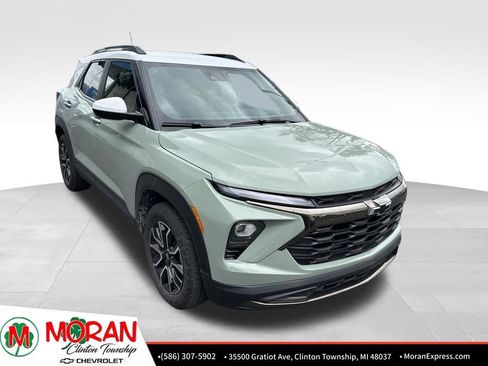 Certified 2025 Chevrolet TrailBlazer ACTIV w/ Convenience Package FWD image 2