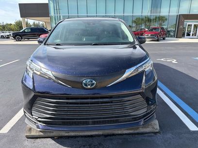 Used 2021 Toyota Sienna LE w/ LE Plus Package