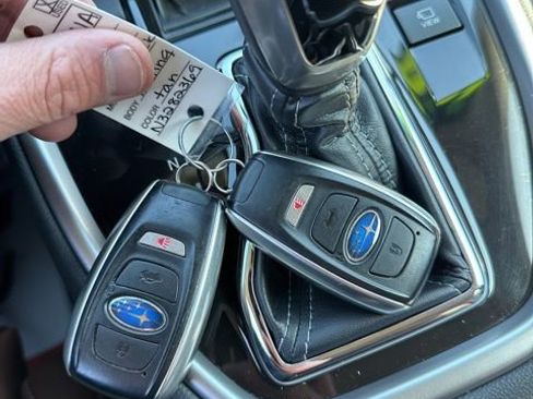 Used 2022 Subaru Outback Touring image 32