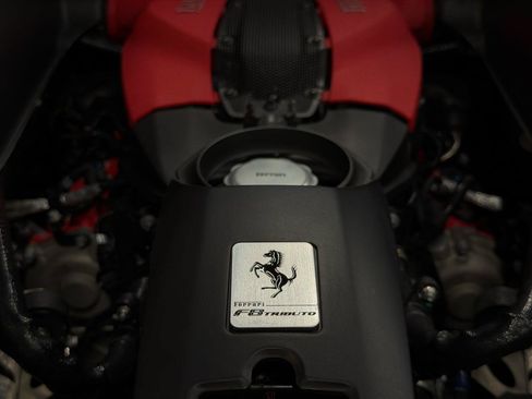 Used 2020 Ferrari F8 Tributo RWD image 31