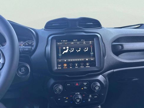 Used 2022 Jeep Renegade Latitude AWD/4WD image 14
