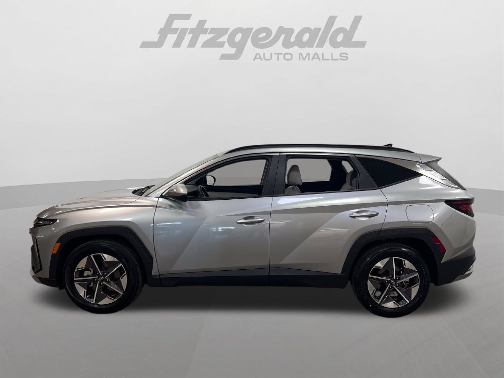 Used 2025 Hyundai Tucson SEL FWD image 2