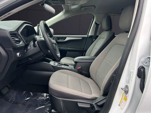 Used 2022 Ford Escape SE image 9