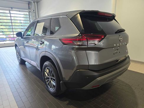 Used 2023 Nissan Rogue S AWD/4WD image 3