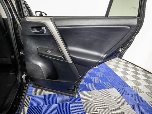 Used 2018 Toyota RAV4 XLE w/ Plus Extra Value Package FWD image 13