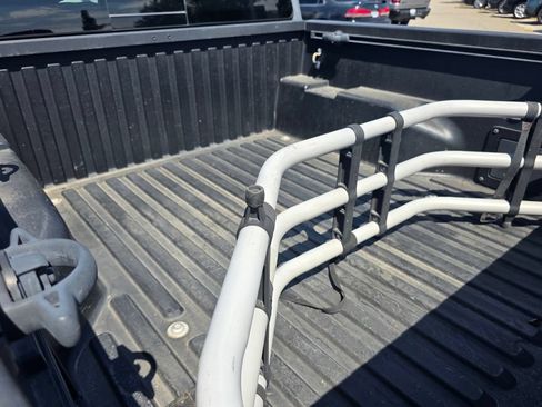 Used 2017 Toyota Tacoma TRD Off-Road AWD/4WD image 20