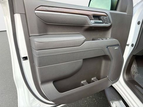 New 2026 GMC Sierra 1500 SLT w/ SLT Premium Plus Package image 17