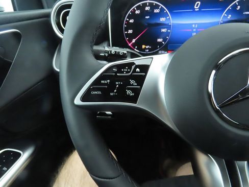 Certified 2025 Mercedes-Benz GLC 300 image 11