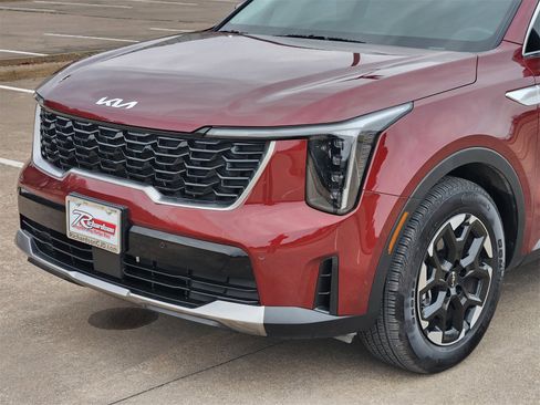 Used 2025 Kia Sorento S w/ Panoramic Sunroof Package image 10