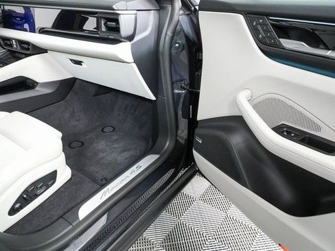 New 2026 Porsche Macan 4S Electric image 26