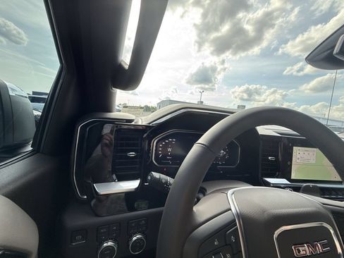 Certified 2026 GMC Sierra 1500 SLT w/ SLT Premium Plus Package AWD/4WD image 24