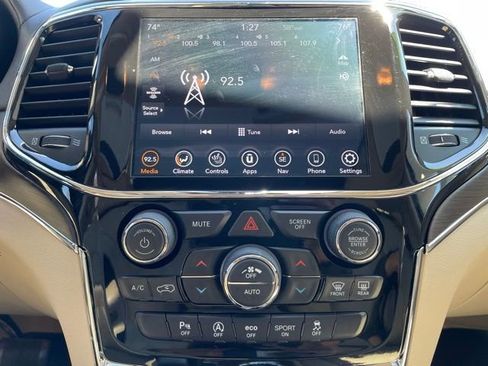 Used 2021 Jeep Grand Cherokee Overland AWD/4WD image 21