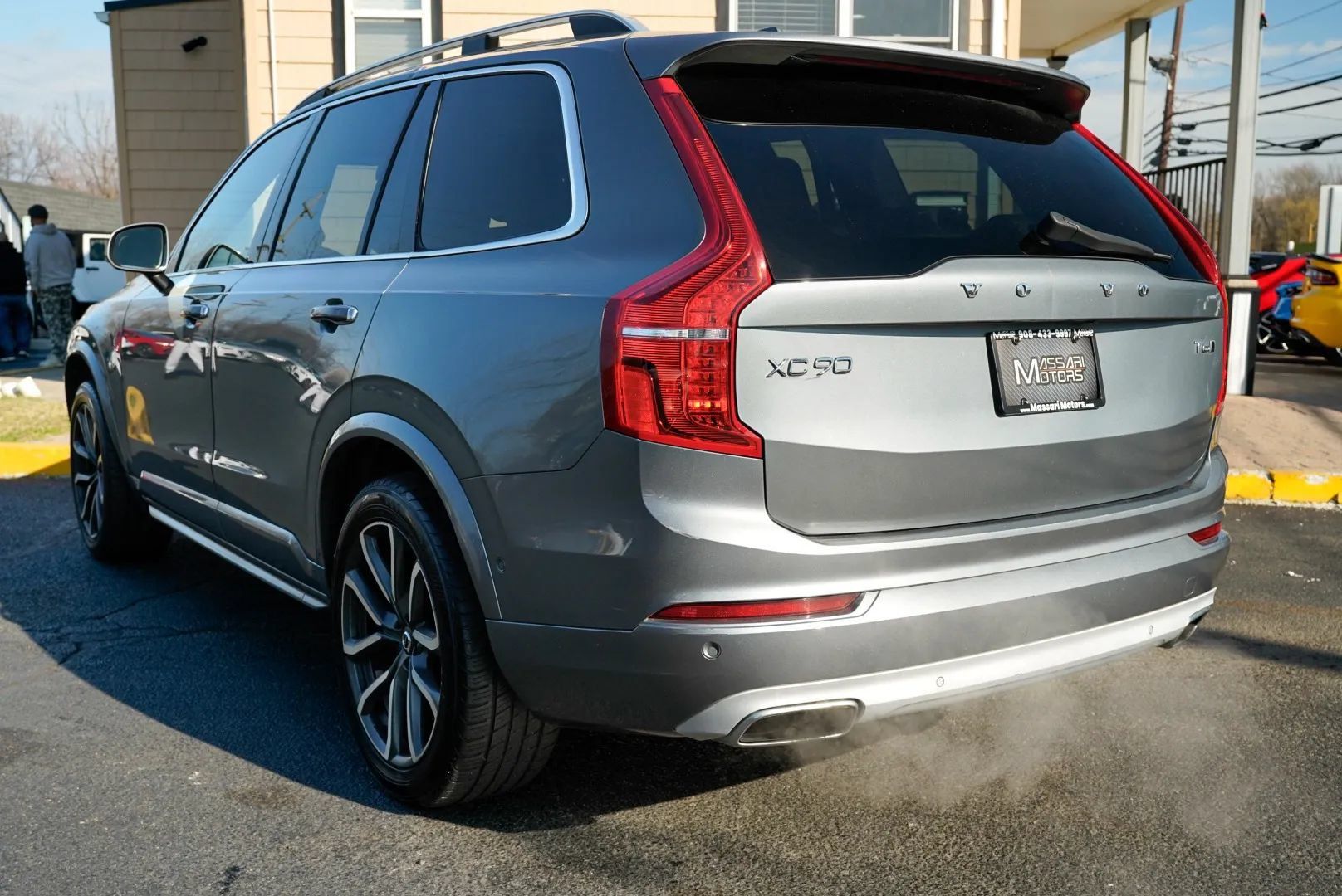 Used 2016 Volvo XC90 T6 Momentum w/ Momentum Plus Package AWD/4WD image 7
