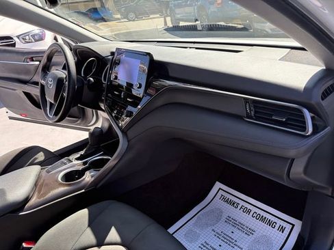 Used 2022 Toyota Camry LE image 20