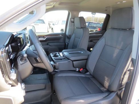 New 2025 GMC Sierra 1500 Elevation image 16