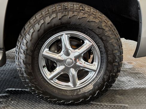 Used 2000 Cadillac Escalade 4WD image 10