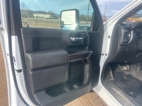 Used 2023 Chevrolet Silverado 2500 LT image 10