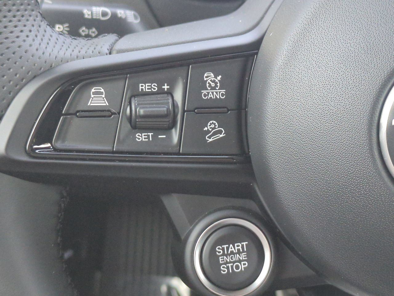 New 2025 Alfa Romeo Stelvio Sprint AWD/4WD image 24
