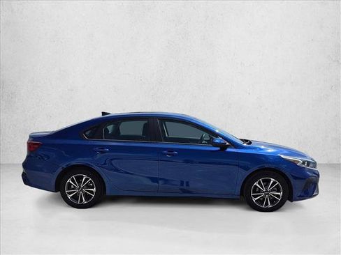 Used 2023 Kia Forte LXS FWD image 4