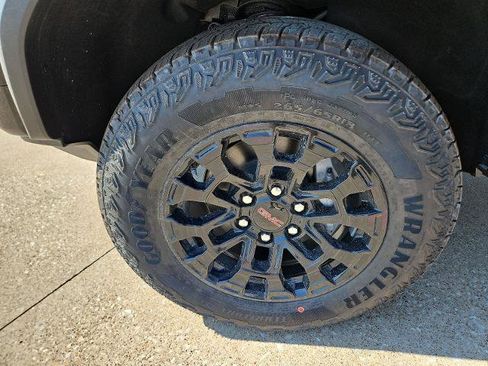 New 2026 GMC Canyon Elevation w/ Convenience Package image 63