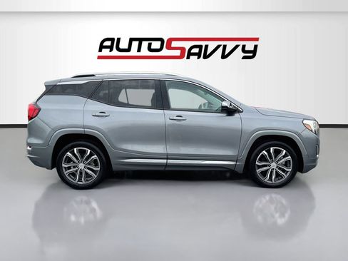 Used 2020 GMC Terrain Denali w/ Denali Premium Package AWD/4WD image 8
