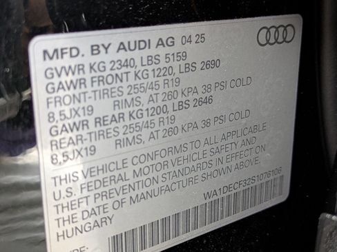 Used 2025 Audi Q3 2.0T Premium w/ Convenience Package AWD/4WD image 17