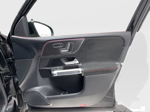 Used 2023 Mercedes-Benz GLB 250 image 31