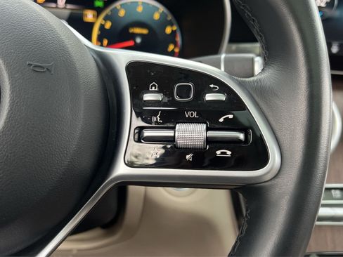 Used 2022 Mercedes-Benz GLC 300 4MATIC w/ Premium Package Lite image 37