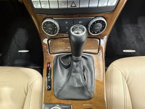 Used 2015 Mercedes-Benz SLK 250 image 11