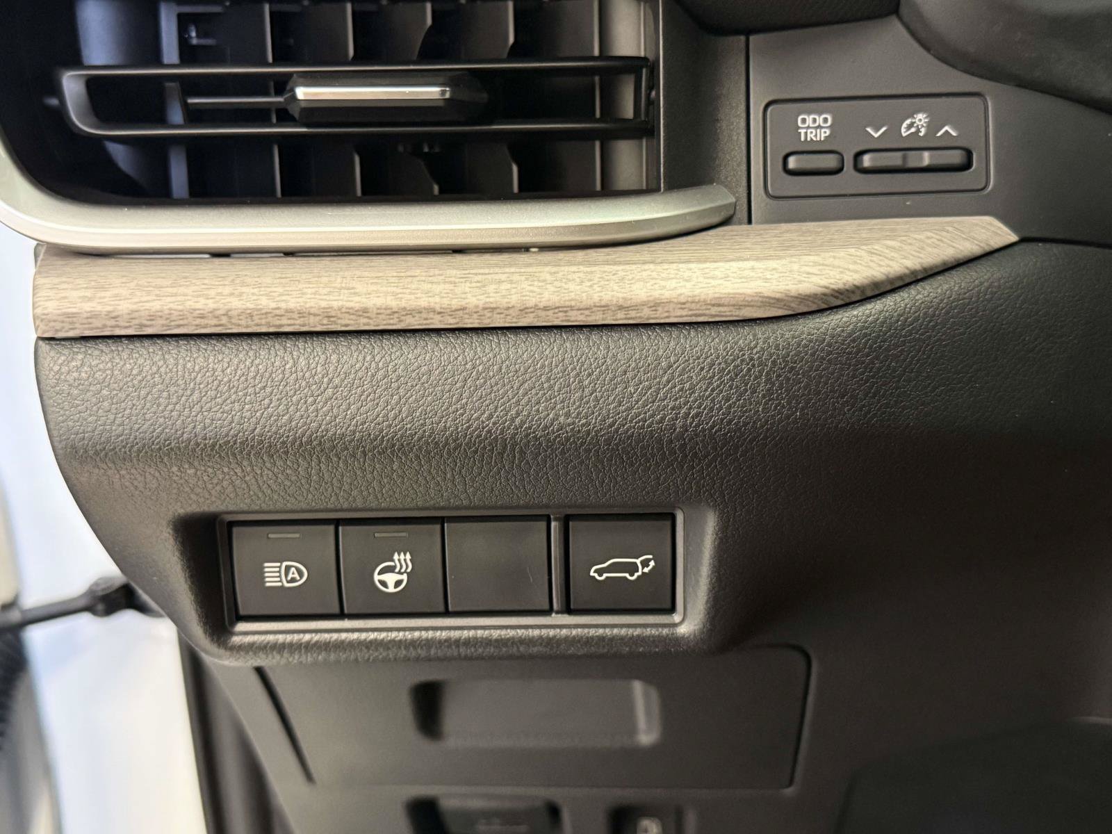Used 2024 Toyota Grand Highlander AWD image 28