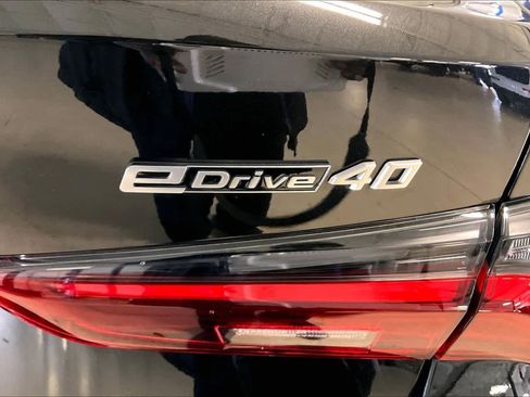 Certified 2025 BMW i4 eDrive40 w/ Premium Package image 10