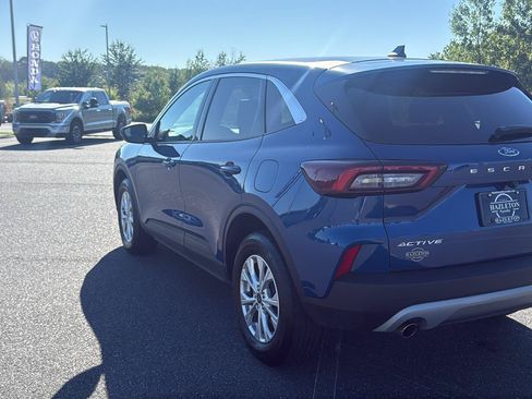 Used 2023 Ford Escape Active AWD/4WD image 9