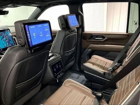 Used 2025 GMC Yukon XL Denali Ultimate AWD/4WD image 34