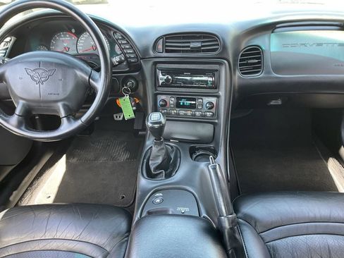 Used 2002 Chevrolet Corvette Convertible w/ Preferred Equipment Group2 RWD image 15