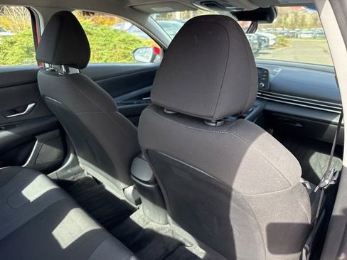 Used 2023 Hyundai Elantra SE image 24