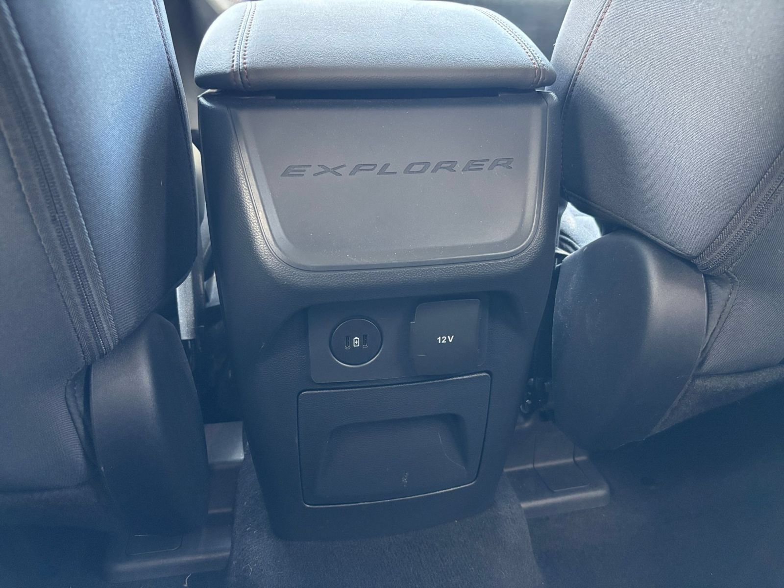 Used 2026 Ford Explorer Active AWD/4WD image 29