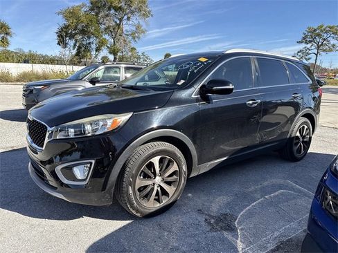 Used 2017 Kia Sorento EX image 2