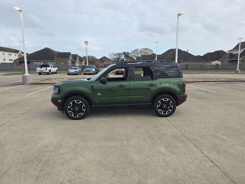 Used 2023 Ford Bronco Sport Outer Banks w/ Tech Package image 2