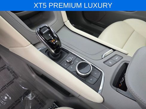 Used 2023 Cadillac XT5 Premium Luxury image 23