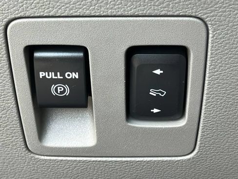 Used 2020 Ford F150 XLT w/ Equipment Group 302A Luxury AWD/4WD image 19